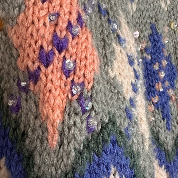Gorgeous Vintage Nordic, ski lodge Handknit Wool blend Fair Isle sequins sweater - Picture 8 of 9
